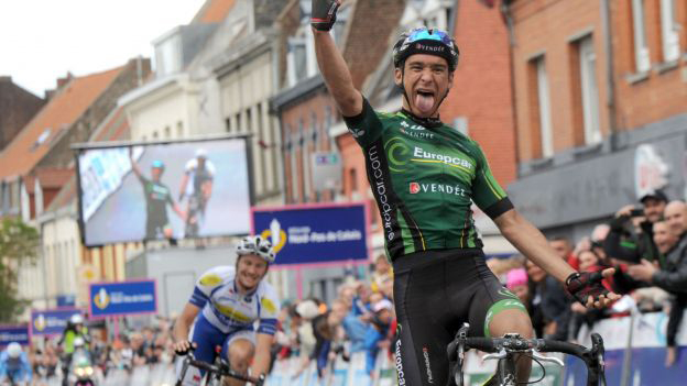 Bryan Coquard wins stage 1